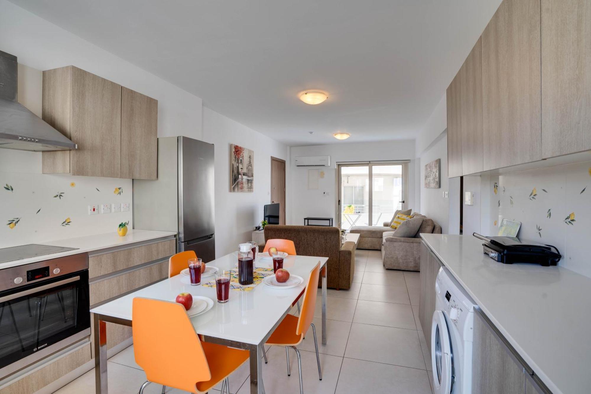Lemon Paradise City Centre 200M From Beach Ларнака Екстериор снимка