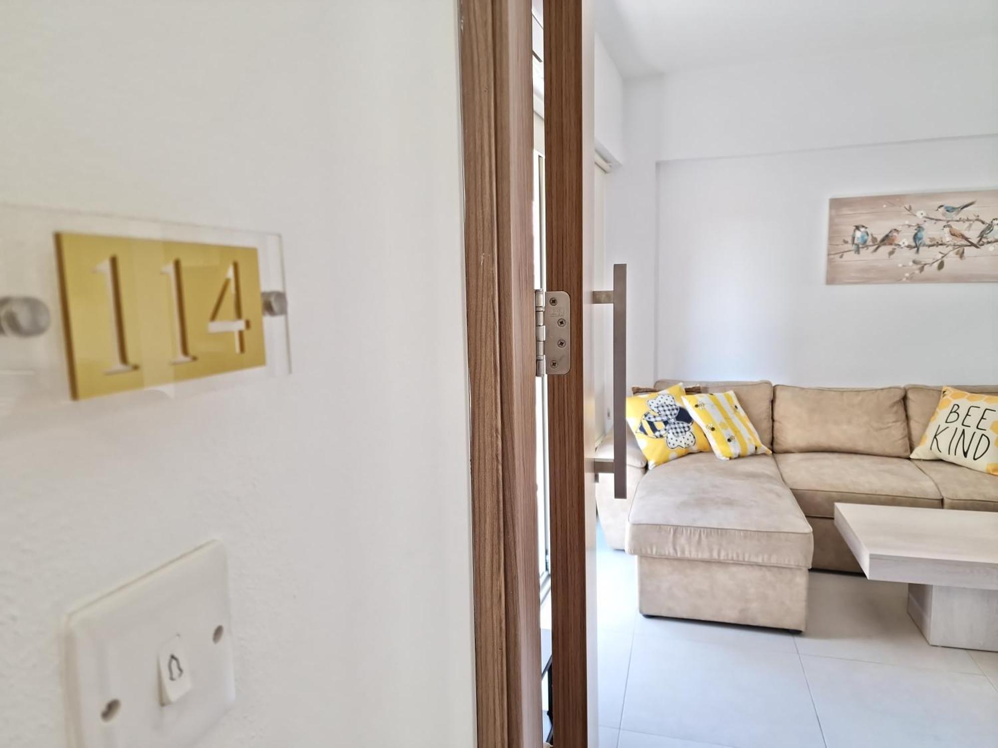 Lemon Paradise City Centre 200M From Beach Ларнака Екстериор снимка