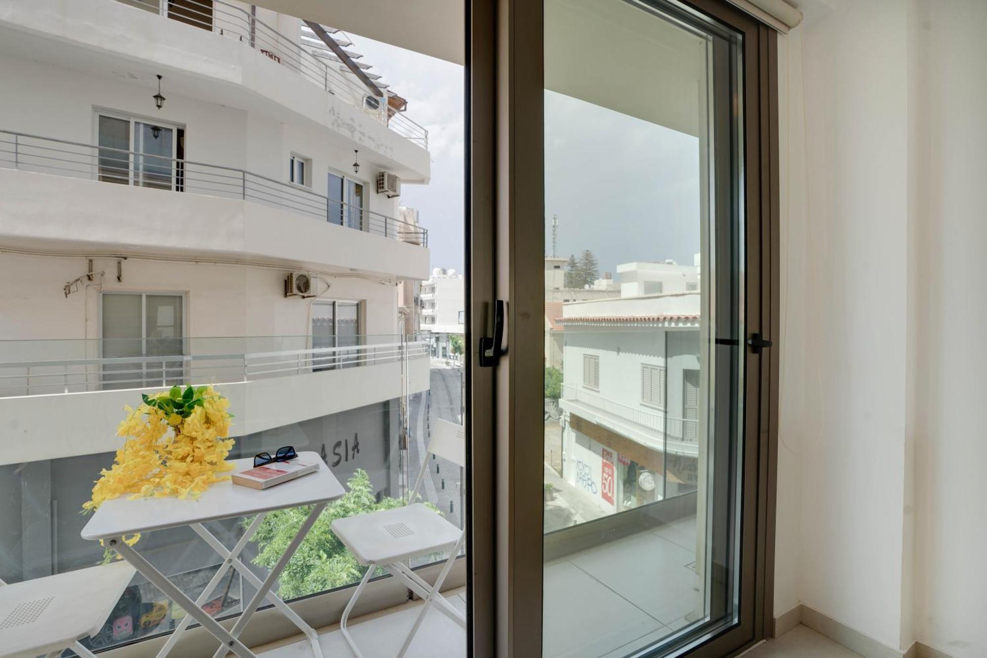 Lemon Paradise City Centre 200M From Beach Ларнака Екстериор снимка