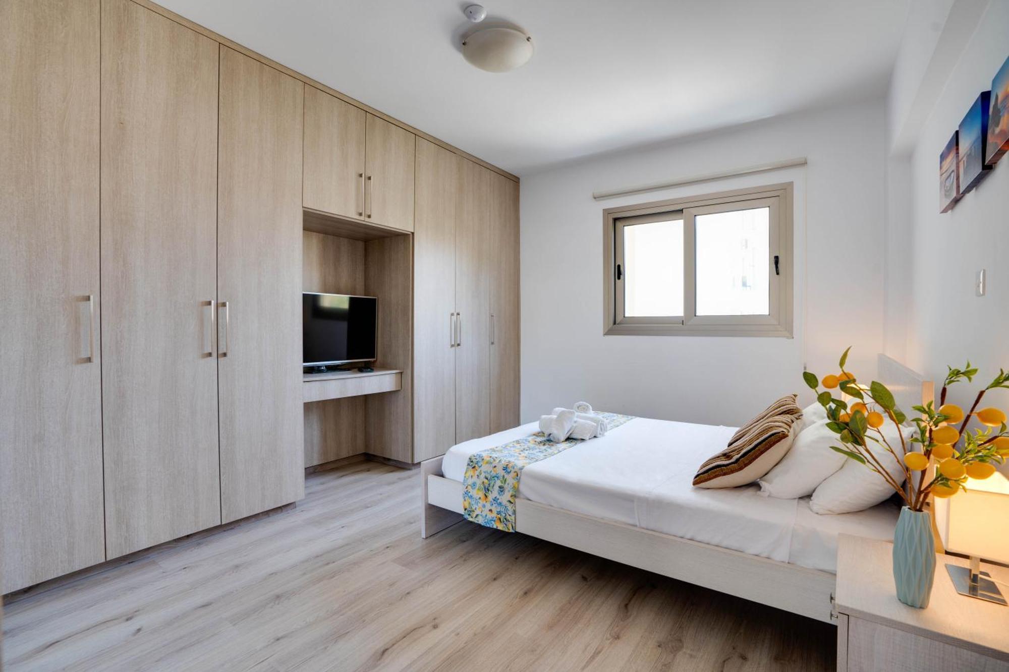 Lemon Paradise City Centre 200M From Beach Ларнака Екстериор снимка