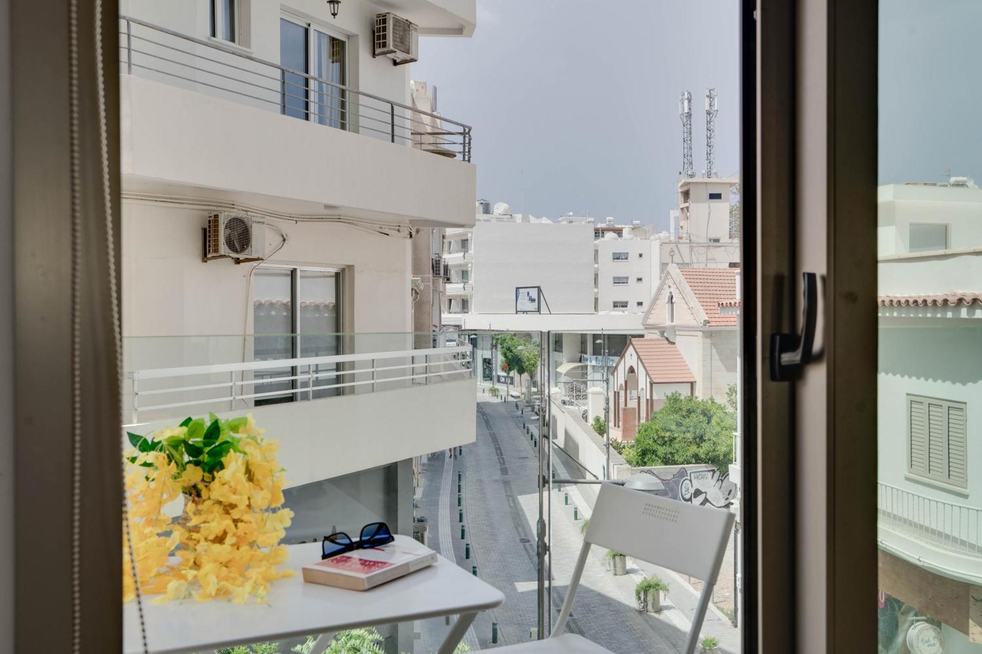 Lemon Paradise City Centre 200M From Beach Ларнака Екстериор снимка